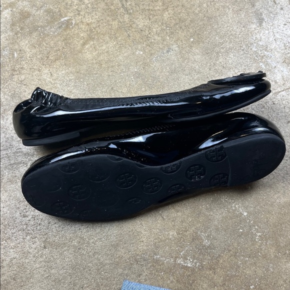 Tory Burch patent leather Black Ballet Flats
Size: 5?(please read description) - Picture 3 of 9